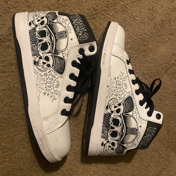 World Brand Shoes - Picture 2 of 2